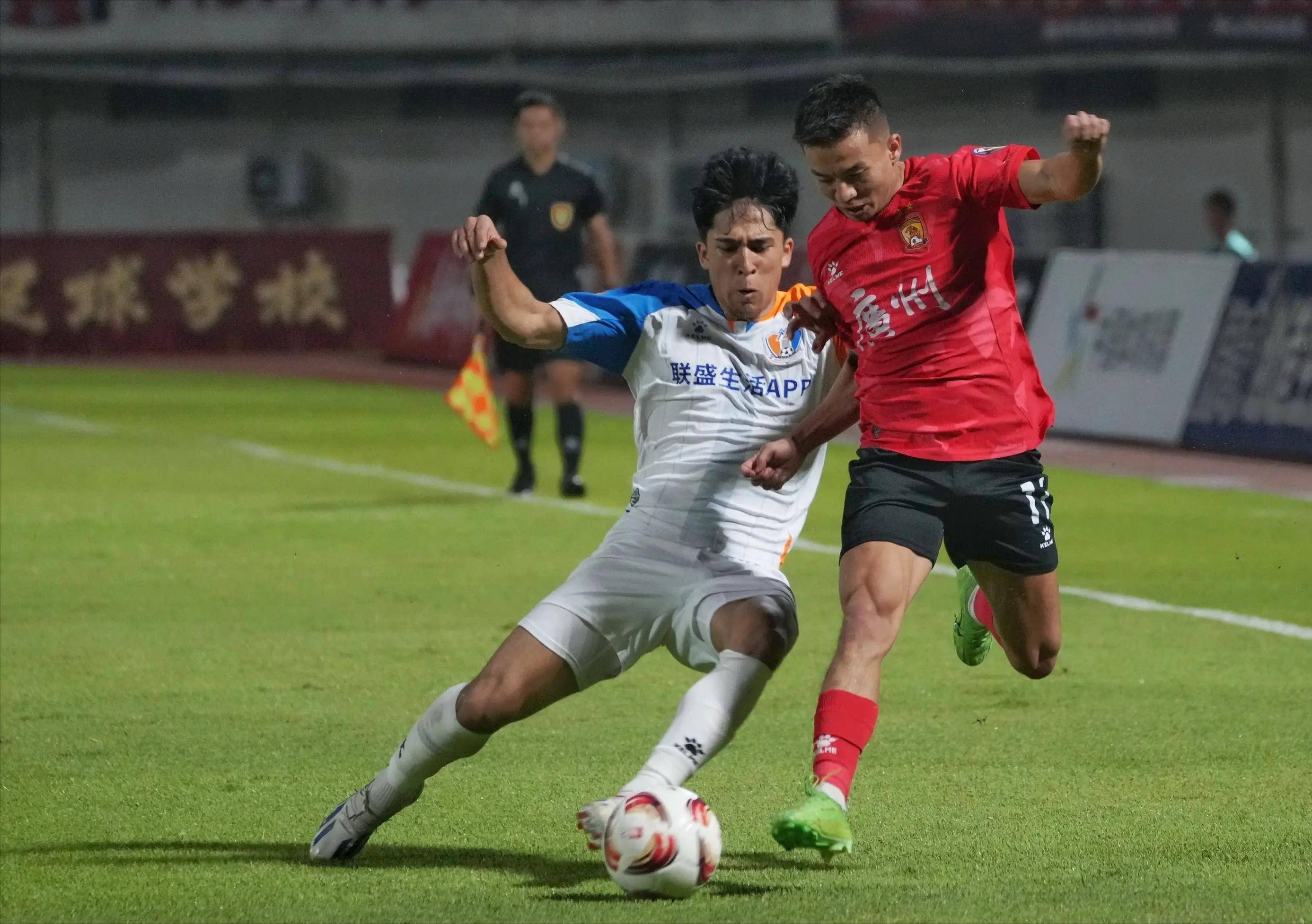 jiuyou sports广州队训练开放日，转会期止住颓势引欢呼，亚冠在即，细节决定成败的简单介绍